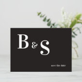 Eenvoudige Moderne B/W Monogram QR Code Bewaar De Save The Date (Staand voorkant)