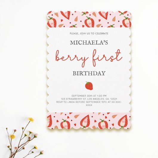 Eenvoudige moderne Berry eerste verjaardag Kaart