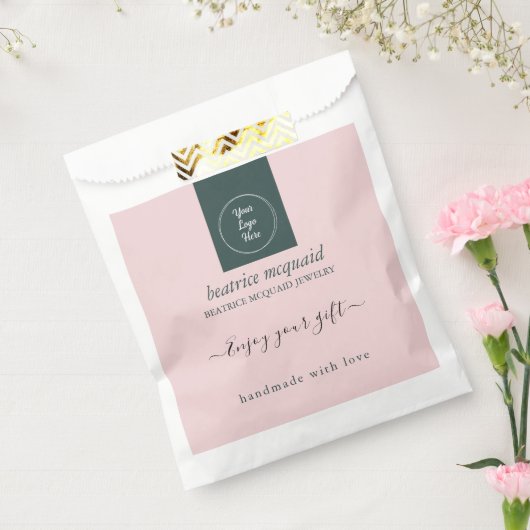 Eenvoudige, moderne Blush Roze uw Logo Gift Bag Bedankzakje (Gezegeld)