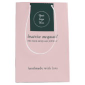 Eenvoudige, moderne Blush Roze uw Logo Medium Cadeauzakje (Voorkant)