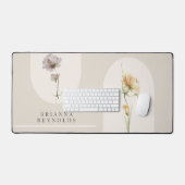 Eenvoudige Moderne Boho Wildbloemen op Beige Bureaumat (Keyboard & Muis)