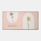 Eenvoudige Moderne Boho Wildbloemen op Zacht Roze Bureaumat (Voorkant)