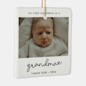 Eenvoudige moderne eerste kerst als oma keramisch ornament (Rechts)