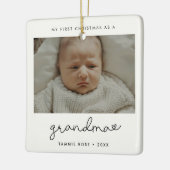 Eenvoudige moderne eerste kerst als oma keramisch ornament (Links)