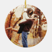Eenvoudige, moderne, eerste kersttrouwfoto keramisch ornament (Achterkant)
