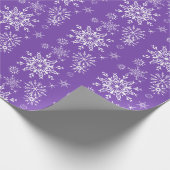 Eenvoudige moderne elegante Winter Snowflake Kerst Cadeaupapier (Hoek)