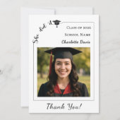 Eenvoudige moderne foto Afgestudeerd Ze heeft het  Bedankkaart (Voorkant)