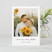 Eenvoudige moderne foto save the date trouwuitnodi (Staand voorkant)