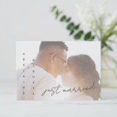 Eenvoudige moderne gewoon gehuwde huwelijksfotokaa aankondiging (Staand voorkant)