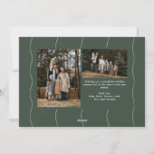 Eenvoudige moderne golvende rand groene kerstfoto feestdagenkaart (Achterkant)