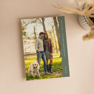 Eenvoudige moderne golvende rand salie groene foto save the date