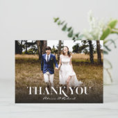 Eenvoudige moderne lettertype bruiloft dank u foto kaart (Staand voorkant)