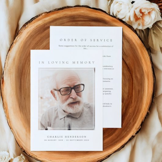 Eenvoudige moderne liefdevolle geheugen foto begra programmakaart