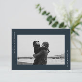 Eenvoudige Moderne Marine Blauwe Huwelijk Romantis Bedankkaart (Staand voorkant)