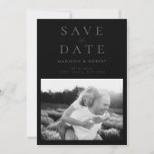 Eenvoudige moderne matte zwarte foto bruiloft save the date (Voorkant)