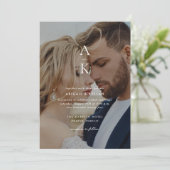 Eenvoudige Moderne Monogram Foto Bruiloft Kaart (Staand voorkant)