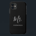 Eenvoudige moderne Mr. Groom Pas getrouwd Elegant Case-Mate iPhone Case<br><div class="desc">Eenvoudig telefoongeval met "Mr."in een elegant manuscript samen met uw familienaam in wit over een zwarte achtergrond. Deze moderne telefoonzaak maakt een geweldig huwelijkscadeau voor een bruom.</div>