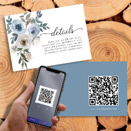 Eenvoudige moderne QR-code Dusty Blue Floral Weddi Informatiekaartje