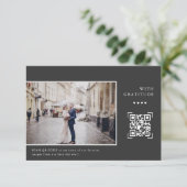Eenvoudige moderne QR-code | Weddenfoto Hartelijk Bedankkaart (Staand voorkant)