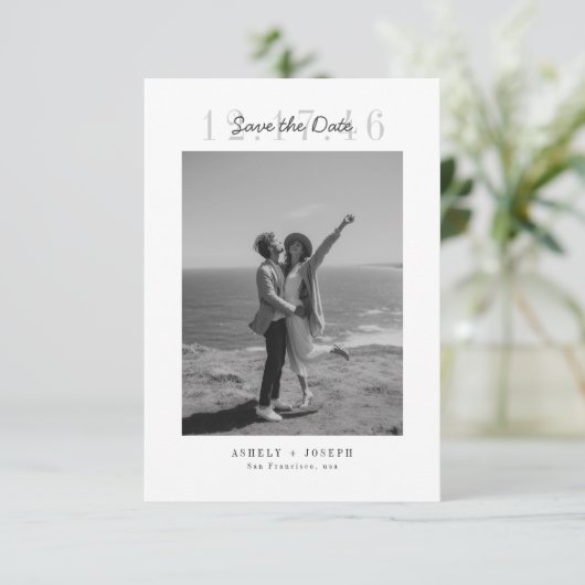 Eenvoudige moderne script foto trouwkaart save the date (Staand voorkant)