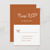 Eenvoudige moderne terracotta-typografie bruiloft RSVP kaartje (Voorkant / Achterkant)