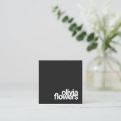 Eenvoudige moderne Typografie Black Vierkante Visitekaartje (Staand voorkant)