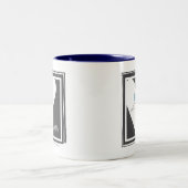 Eenvoudige moderne vogels in liefde voor lichtblau tweekleurige koffiemok (Center)