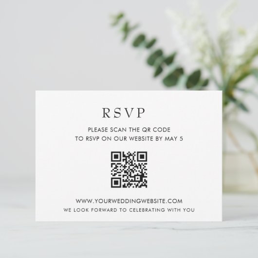 Eenvoudige, moderne, witte QR-CODE RSVP Kaartje (Staand voorkant)