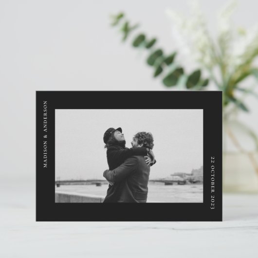 Eenvoudige Moderne Zwart Wit Huwelijk Romantische  Bedankkaart (Staand voorkant)