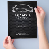 Eenvoudige moderne zwarte autohandel grand opening flyer (Hand)