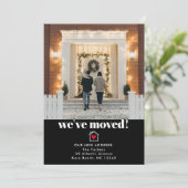 Eenvoudige, moderne, zwarte en witte aankondiging (Staand voorkant)