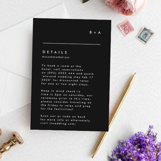 Eenvoudige moderne zwarte witte monogram accommoda RSVP kaartje