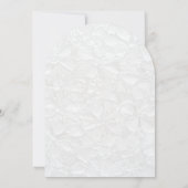 Eenvoudige Monogram Witte Trouwuitnodiging Kaart (Achterkant)