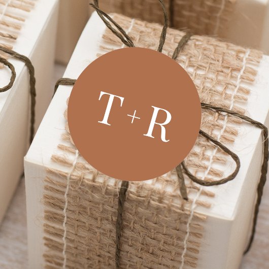 Eenvoudige Monogrammed Terracotta Bruiloft Ronde Sticker