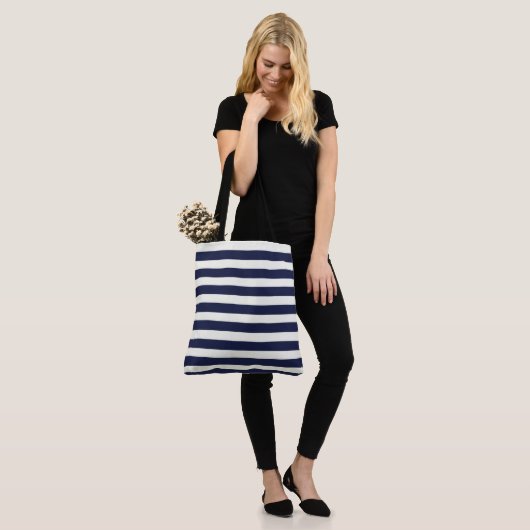Eenvoudige Navy Stripes Canvas tas (Op model)