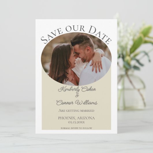 Eenvoudige ovale foto Opslaan datum | Beige Save The Date (Staand voorkant)
