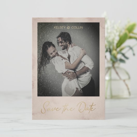 Eenvoudige persoonlijke foto met bruine textuur save the date (Staand voorkant)