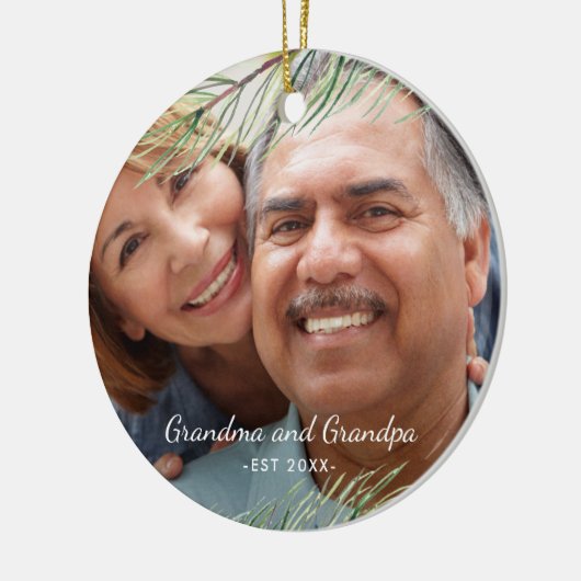 Eenvoudige pijnbijkantoren, opa en opa, Est Year Keramisch Ornament (Links)