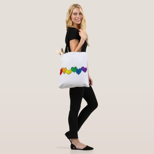 Eenvoudige PRIDE Rainbow kleuren harten tas (Op model)
