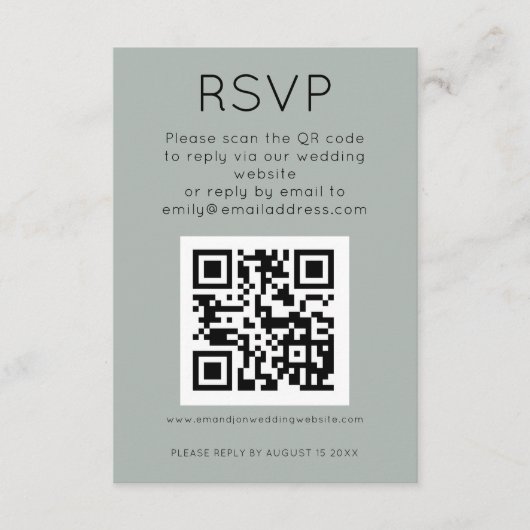 Eenvoudige QR Code Light Sage Weddenschap RSVP Informatiekaartje (Voorkant)