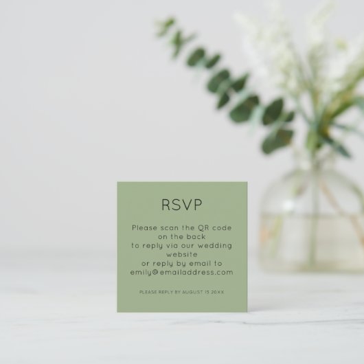Eenvoudige QR-code Sage Green Wedding RSVP Informatiekaartje (Staand voorkant)