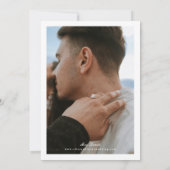 Eenvoudige rand Elegant script twee foto Save The Date (Achterkant)