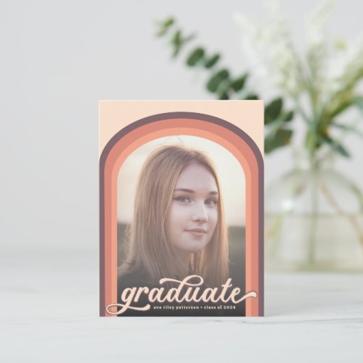 Eenvoudige Retro Roze Arch Foto Afstuderen Partij Briefkaart (Staand voorkant)
