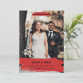 Eenvoudige rode en zwarte huwelijksuitnodiging feestdagenkaart (Staand voorkant)