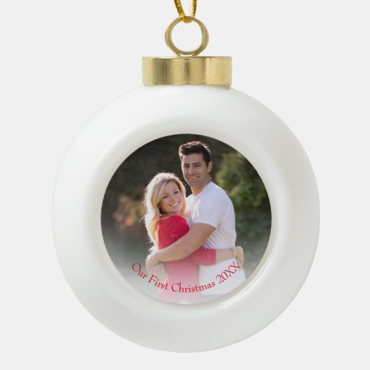 Eenvoudige Rode Foto voor de eerste Kerstmis Keramische Bal Ornament (Voorkant)