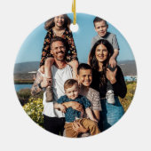 Eenvoudige rode groene vrolijke kerst familie foto keramisch ornament (Achterkant)