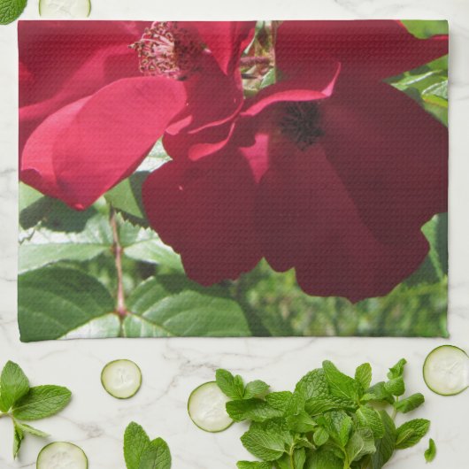 Eenvoudige rode rozen theedoek (Gevouwen)