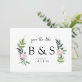 Eenvoudige Roze Bloemige Monogram Save The Date (Staand voorkant)