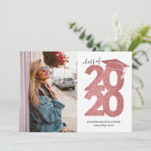 Eenvoudige Roze Glitter Girly Pet Foto Afstuderen Aankondiging (Staand voorkant)