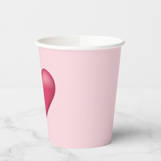 Eenvoudige roze illustratie van het hart op lichtr papieren bekers (Links)